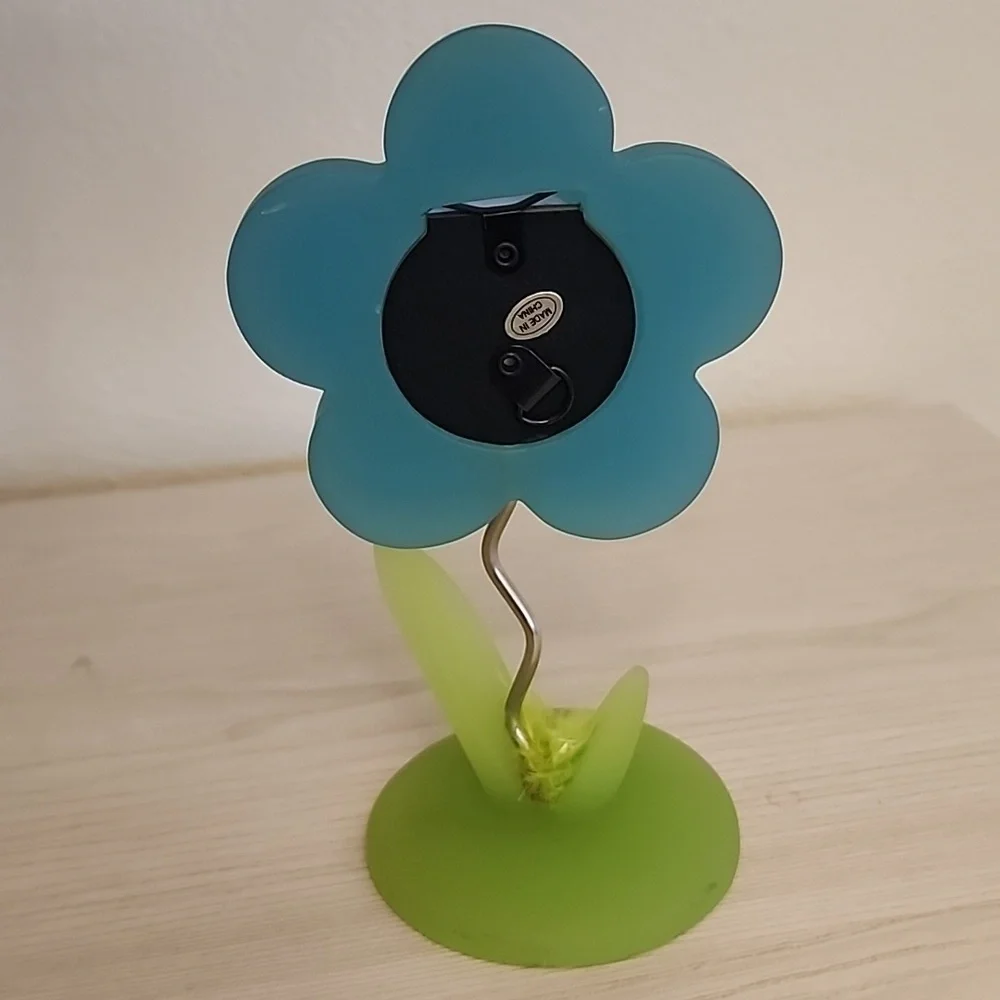 Flower shaped photo frame
